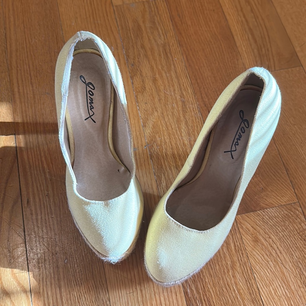 Yellow platform heels🌼☀️ - Picture 3 of 12